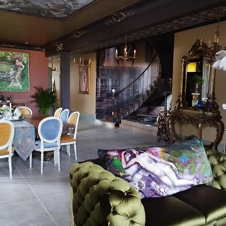 Le Palazzo Yes Bed & Breakfast *