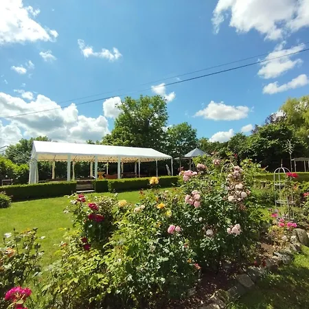 Le Palazzo Yes Bed & Breakfast