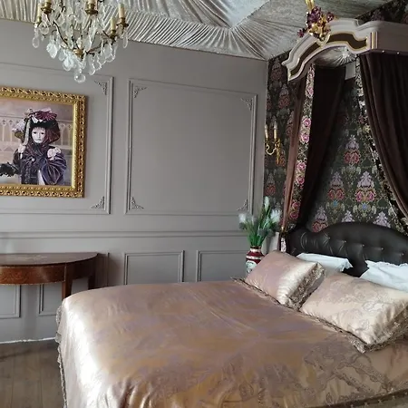 Le Palazzo Yes *