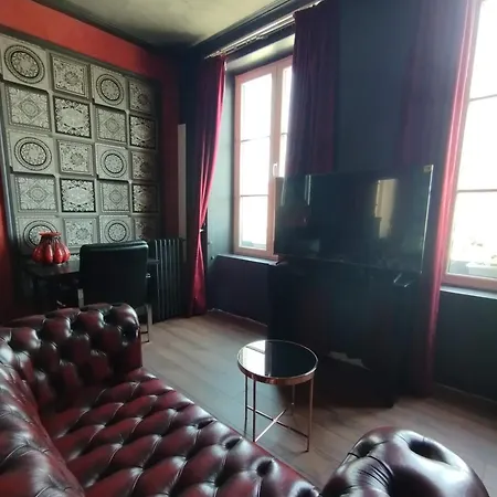 Le Palazzo Yes